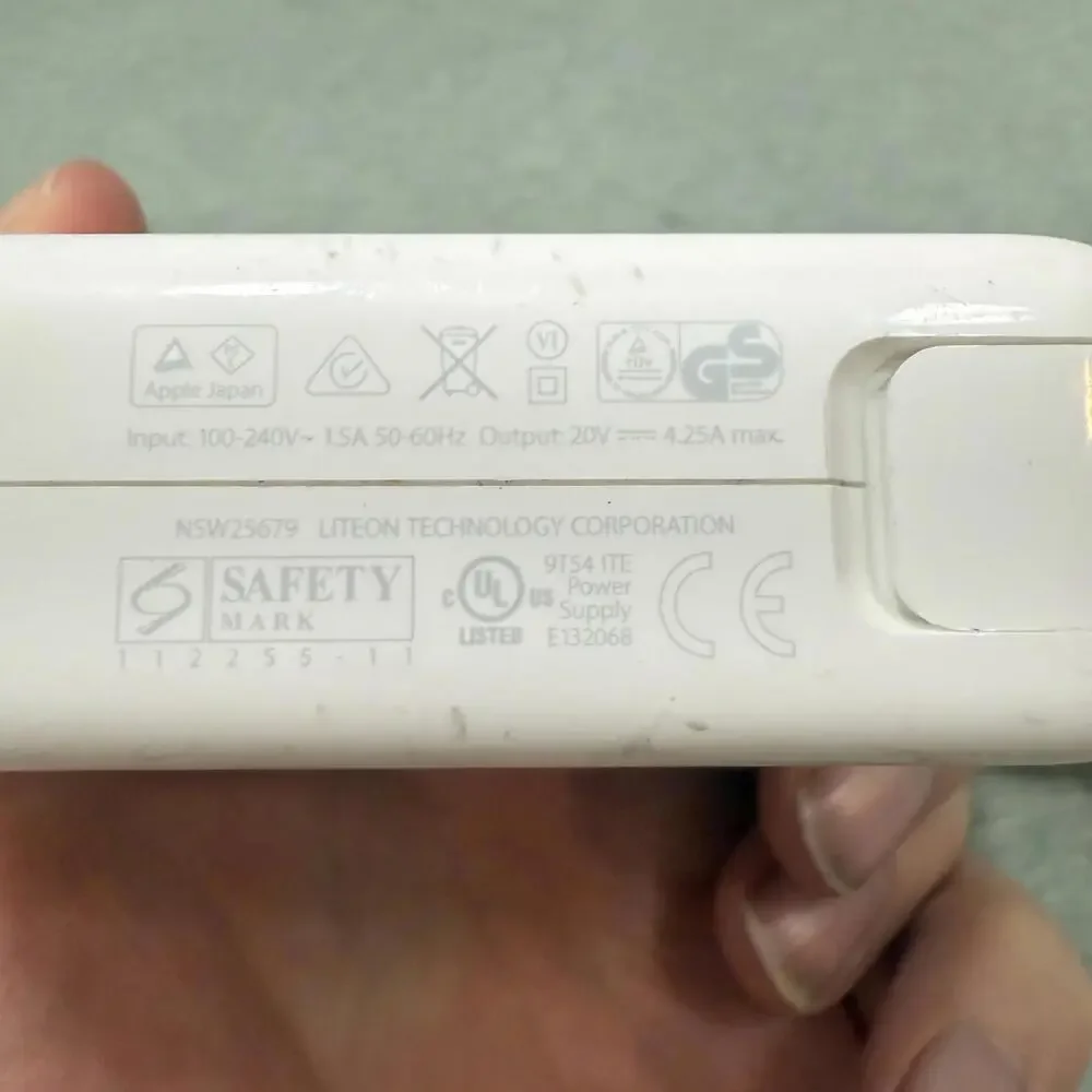Apple Power Adapter Charger NSW25679‎